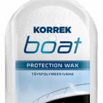 Korrek Boat Protection Wax valkoinen pullo sinisellä kannella, veneen pintojen täyssuojaava vaha merivesi- ja auringonsäteilykäytölle.